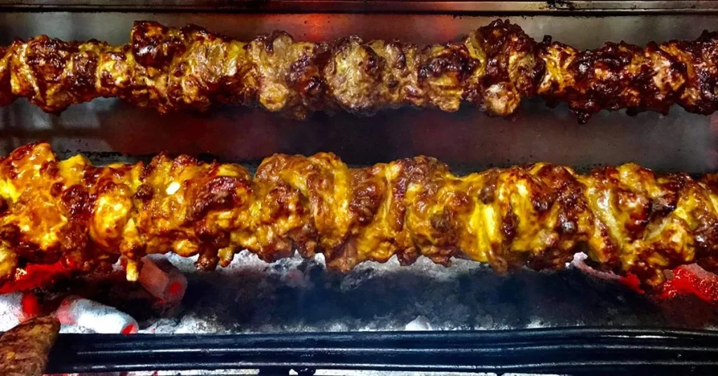 Kontosouvli. Large pieces of meat οn skewers of baberque.