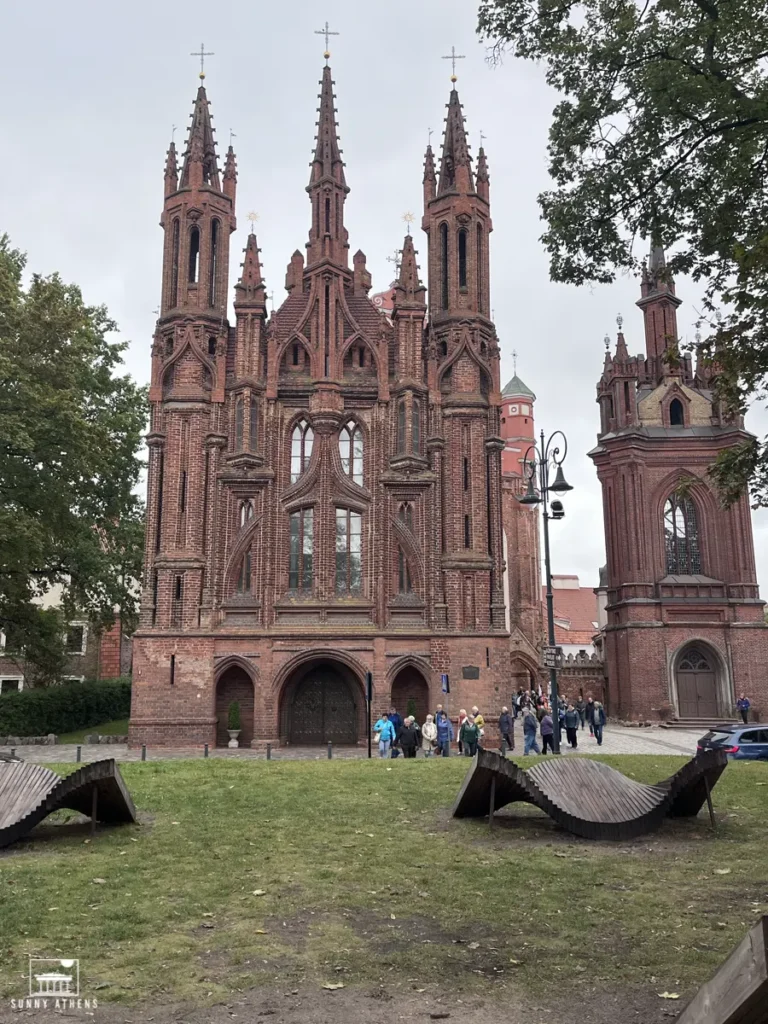 3 days itinerary of Vilnius: the Gothic-style St. Anne's Church in Vilnius, with its facade buith with red bricks.